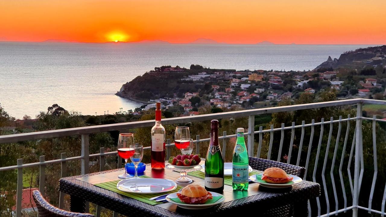 Naturamare Apartments - Piscina Idromassaggio Con Vista Mare Aperta Fino Alle Ore 22-00 Capo Vaticano Exterior photo