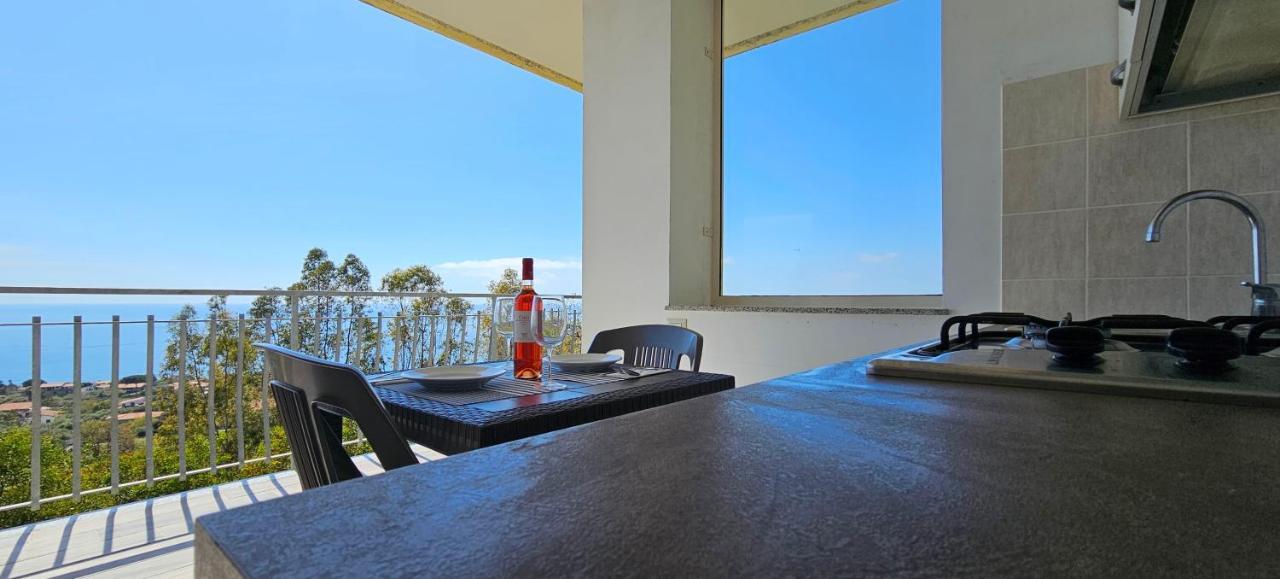 Naturamare Apartments - Piscina Idromassaggio Con Vista Mare Aperta Fino Alle Ore 22-00 Capo Vaticano Exterior photo