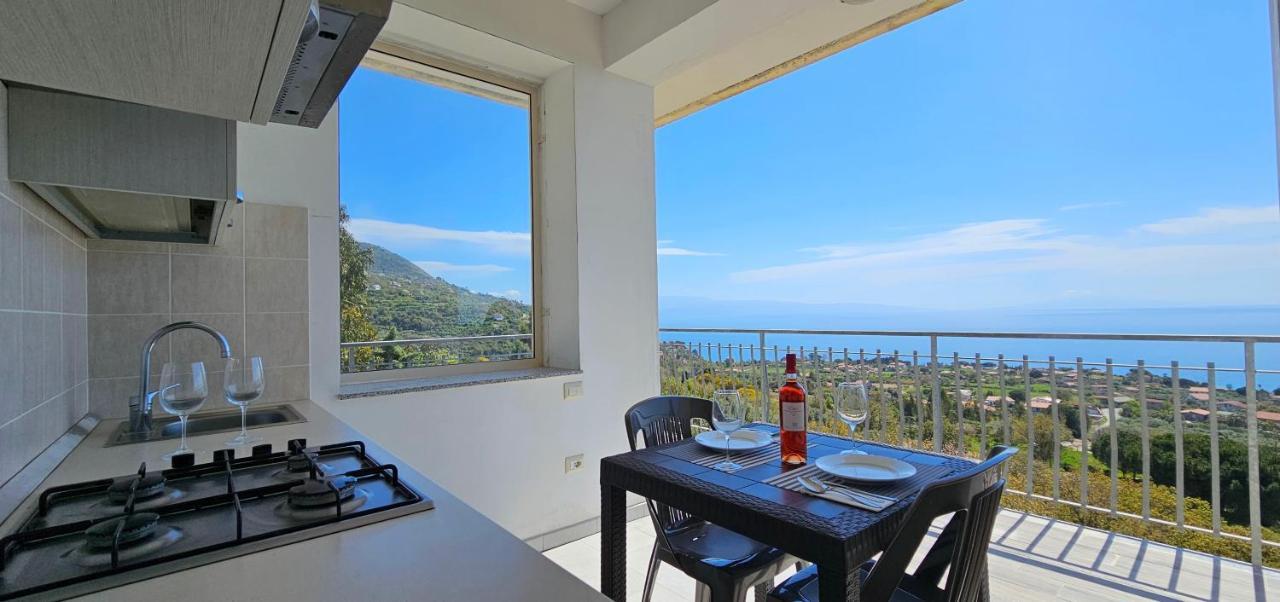Naturamare Apartments - Piscina Idromassaggio Con Vista Mare Aperta Fino Alle Ore 22-00 Capo Vaticano Exterior photo