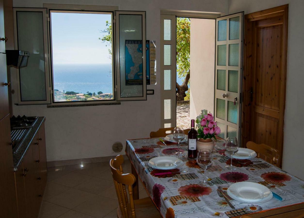 Naturamare Apartments - Piscina Idromassaggio Con Vista Mare Aperta Fino Alle Ore 22-00 Capo Vaticano Exterior photo